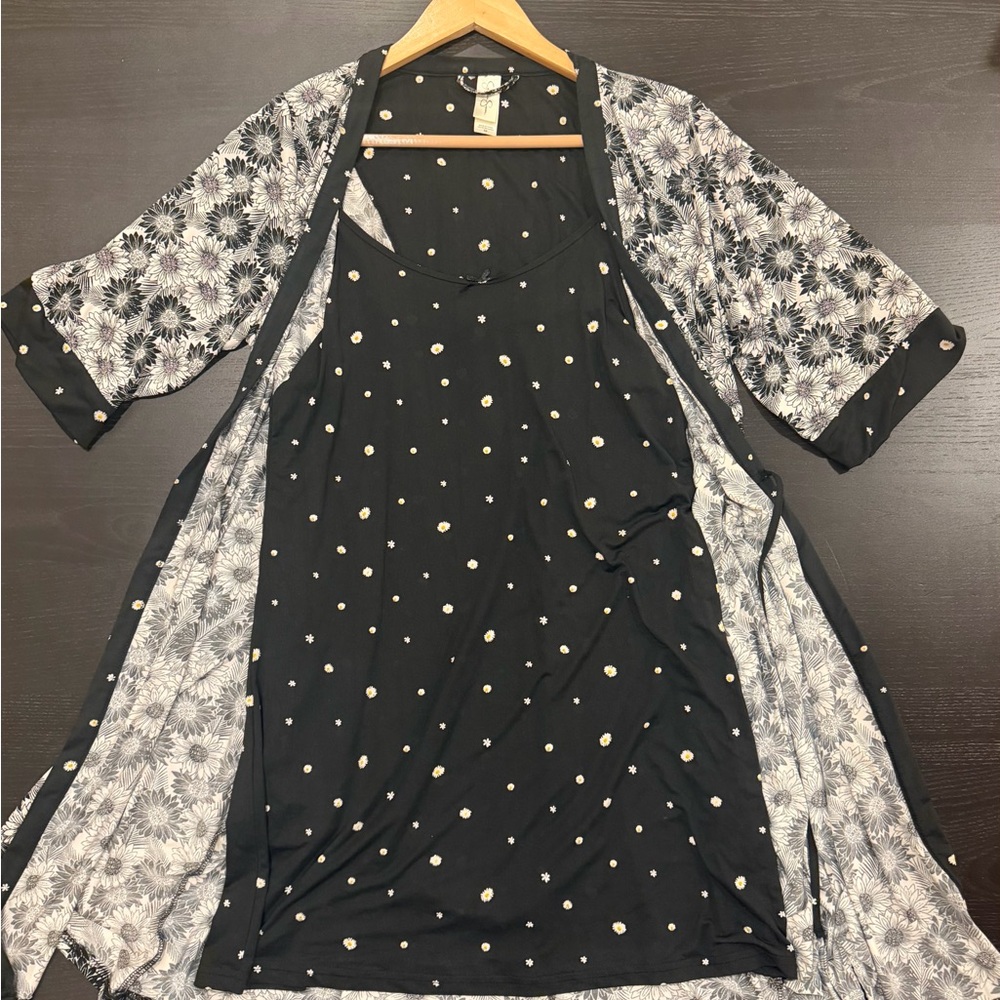 Jessica Simpson 2 Piece Sleepwear Set